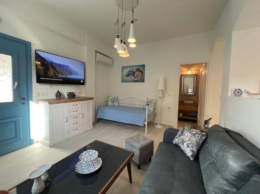 Apartment Reginas Studios & Apartments- Blue Flower Apartment *